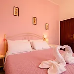 Casa Mafalda - Rooms, Friends And - Affittacamere, * Senigallia