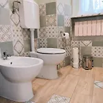 Casa Mafalda - Rooms, Friends And - Affittacamere, Сенигаллия