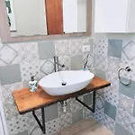 Casa Mafalda - Rooms, Friends And - Affittacamere, Сенигаллия