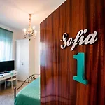 Pensjonat Casa Mafalda - Rooms, Friends And - Affittacamere,