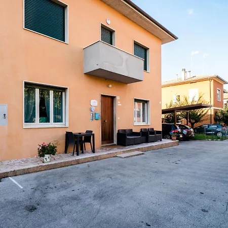 Casa Mafalda - Rooms, Friends And - Affittacamere, Гостьовий будинок *