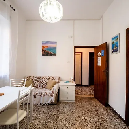 Casa de hóspedes Casa Mafalda - Rooms, Friends And - Affittacamere, *