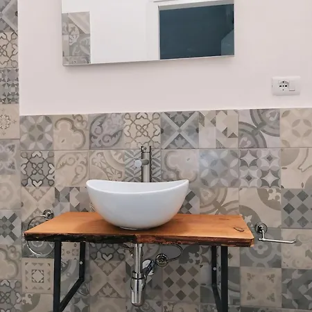 Casa Mafalda - Rooms, Friends And - Affittacamere, Πανσιόν *