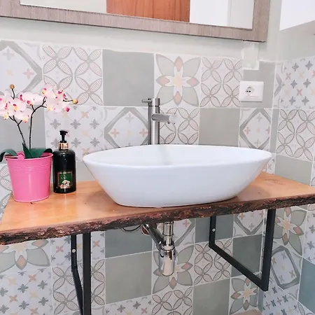 Casa Mafalda - Rooms, Friends And - Affittacamere, *