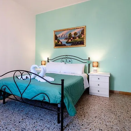 Casa Mafalda - Rooms, Friends And - Affittacamere,