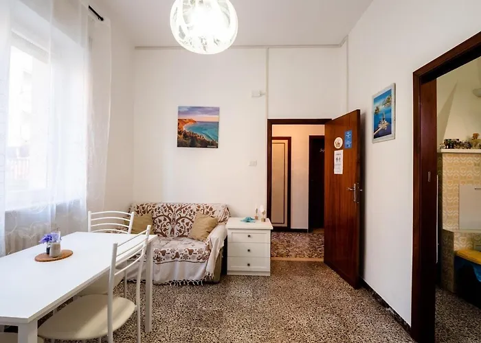 Casa Mafalda - Rooms, Friends And - Affittacamere, Maison d'hôtes Senigallia