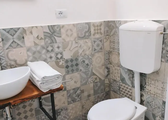 Casa Mafalda - Rooms, Friends And - Affittacamere,