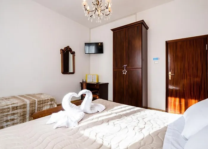 Casa Mafalda - Rooms, Friends And - Affittacamere, * Senigallia