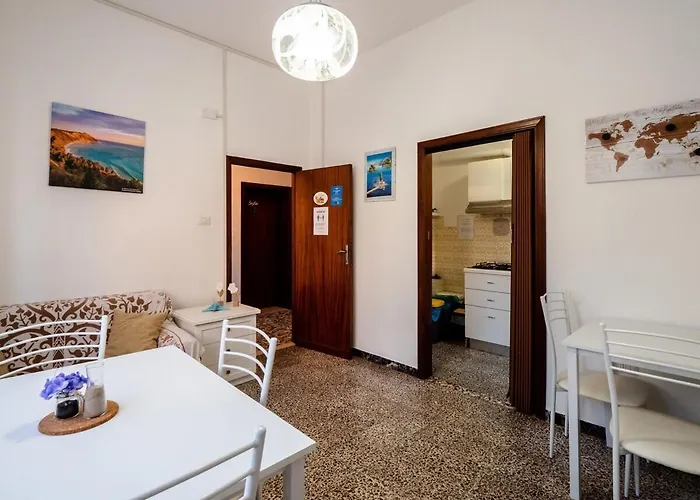 Casa Mafalda - Rooms, Friends And - Affittacamere, Maison d'hôtes Senigallia