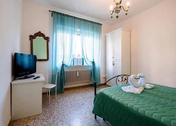 Casa Mafalda - Rooms, Friends And - Affittacamere, * Senigallia