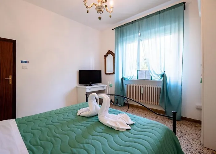 Casa Mafalda - Rooms, Friends And - Affittacamere, * Senigallia